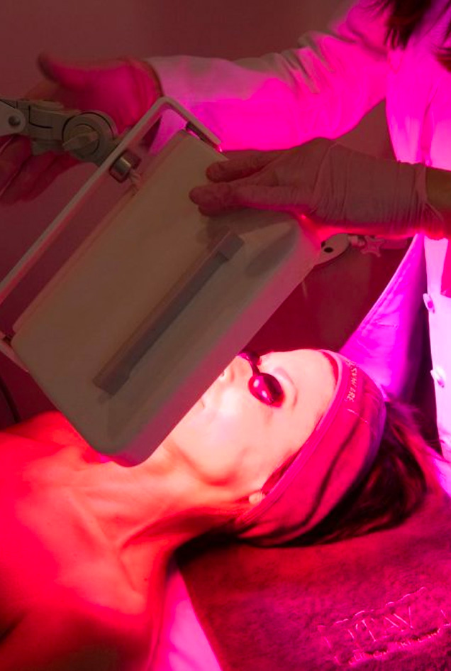 Dermalux® LED Phototherapy – Đột phá liệu pháp ánh sáng chăm sóc da hàng đầu tại Vương quốc Anh